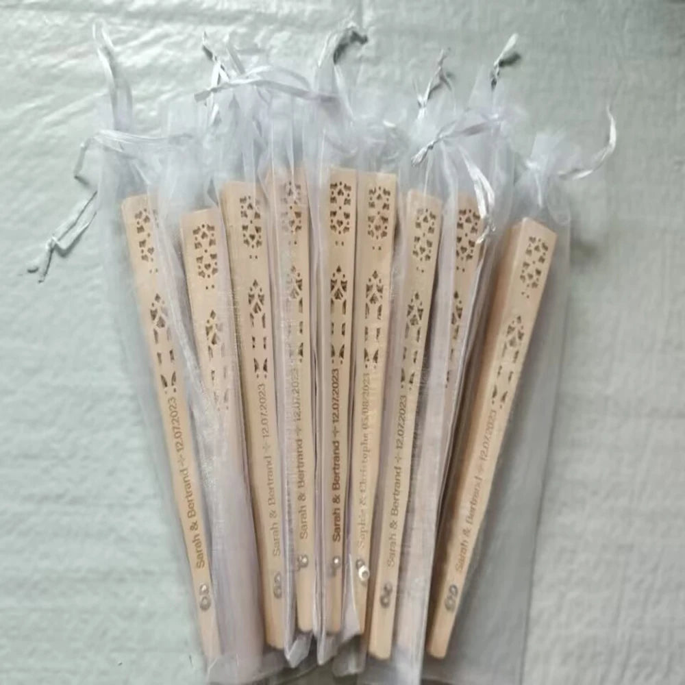 Personalized Customized Wooden Fan Wedding Favors Gifts Sandalwood Hand Fan Party Decoration 20Cm Wood Folding Fan